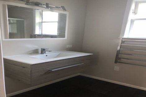 Photo of property in 30 Palmer Crescent, Silverstream, Upper Hutt, 5019