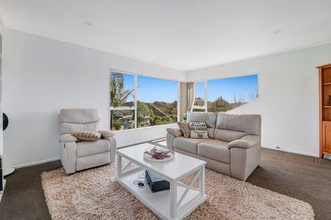 Photo of property in 11 Azure Grove, Unsworth Heights, Auckland, 0632