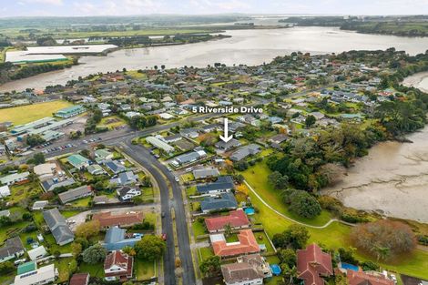 Photo of property in 5 Riverside Drive, Waiuku, 2123