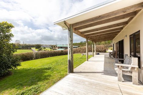 Photo of property in 2 Arthur Road, Paraite, New Plymouth, 4373