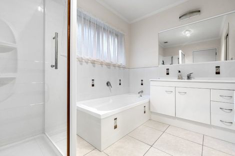 Photo of property in 13a Chevron Drive, Bellevue, Tauranga, 3110