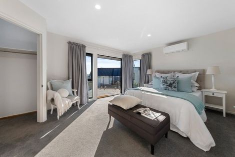 Photo of property in 8 Lookaway Place, Huntsbury, Christchurch, 8022