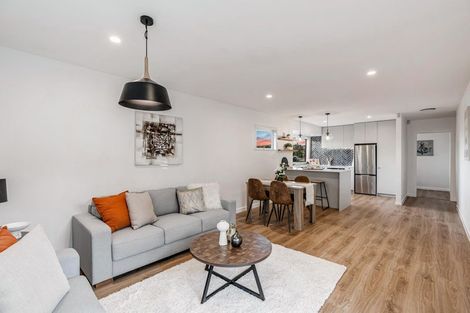 Photo of property in 243a Glengarry Road, Glen Eden, Auckland, 0602