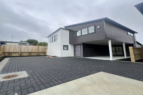 Photo of property in 15 Lowtherhurst Road, Massey, Auckland, 0614