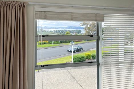 Photo of property in 76 Marellen Drive, Red Beach, 0932