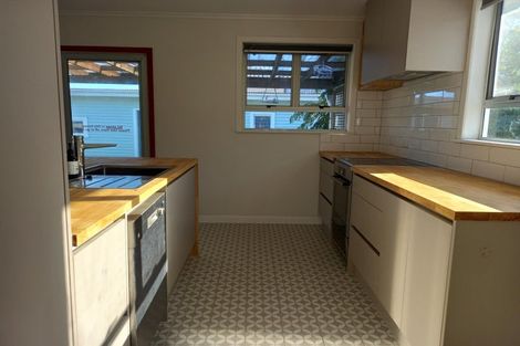 Photo of property in 4 Lydford Place, Spotswood, New Plymouth, 4310