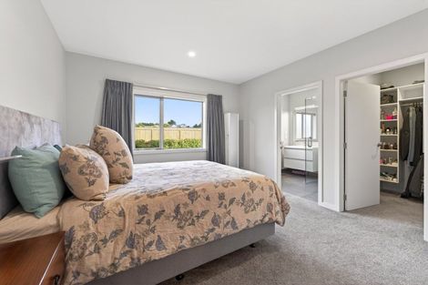 Photo of property in 3 Magnolia Lane, Kelvin Grove, Palmerston North, 4414