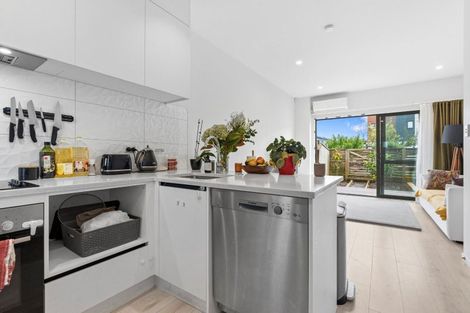 Photo of property in 6/2 Abbotleigh Avenue, Te Atatu Peninsula, Auckland, 0610