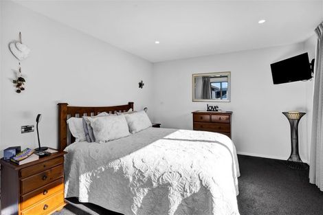 Photo of property in 15 Keene Drive, Bell Block, New Plymouth, 4312