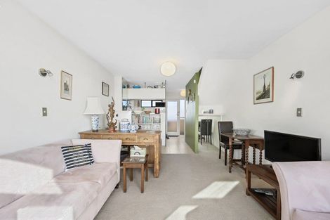 Photo of property in 19/4f Claremont Grove, Mount Victoria, Wellington, 6011