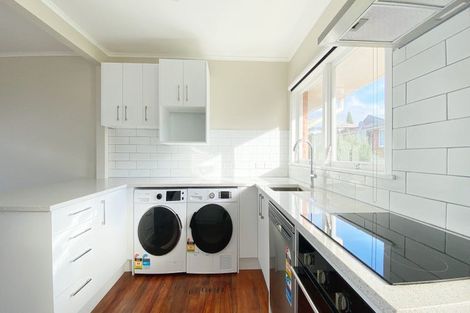 Photo of property in 2/60 Church Street, Northcote Point, Auckland, 0627