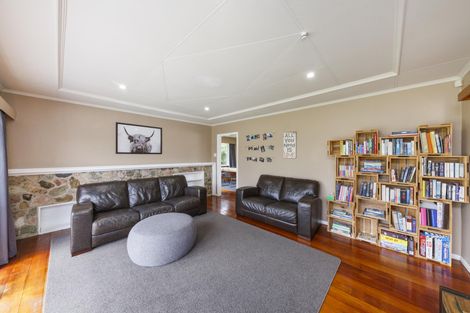 Photo of property in 24 Paisley Street, Mellons Bay, Auckland, 2014