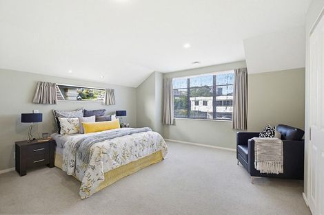 Photo of property in 17 Landsdowne Terrace, Karori, Wellington, 6012