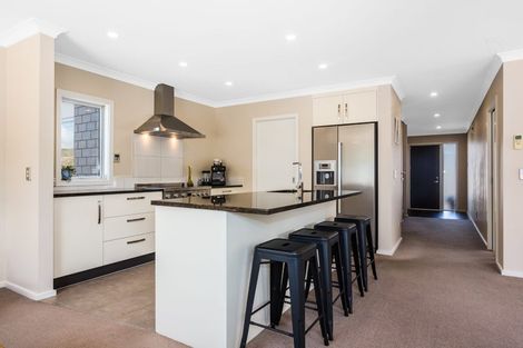 Photo of property in 37 Nelson Avenue, Aotea, Porirua, 5024