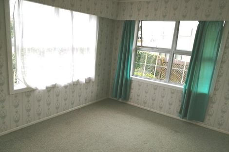 Photo of property in 3/69 Royal View Road, Te Atatu South, Auckland, 0610