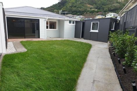 Photo of property in 40 Rua Street, Lyall Bay, Wellington, 6022