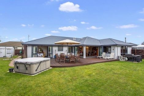 Photo of property in 27 Hawkins Place, Rangiora, 7400