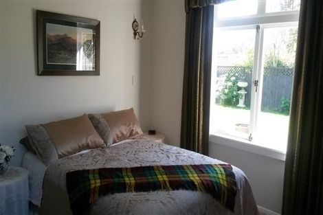 Photo of property in 30 Karu Crescent, Waikanae, 5036