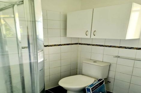 Photo of property in 15 Noeleen Street, Glenfield, Auckland, 0629