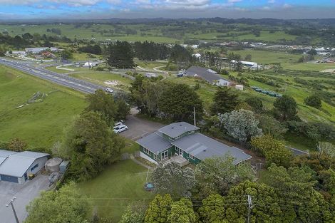 Photo of property in 2127 East Coast Road, Stillwater, Silverdale, 0993