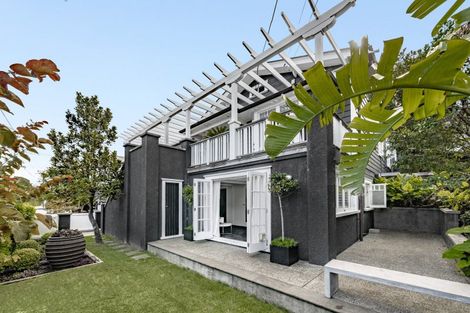 Photo of property in 20 Seabreeze Road, Narrow Neck, Auckland, 0624