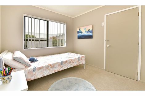 Photo of property in 2/28 Lakeside Drive, Orewa, 0931