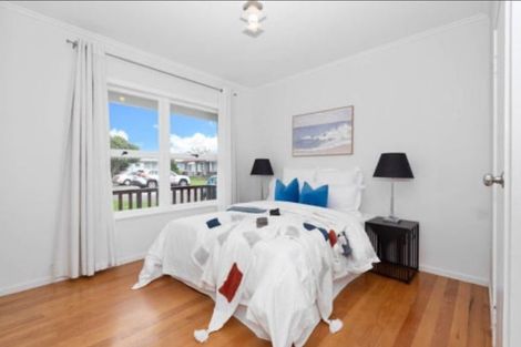 Photo of property in 1/35 Shakespeare Road, Milford, Auckland, 0620