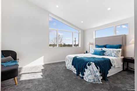 Photo of property in 4 Crieff Place, Te Atatu Peninsula, Auckland, 0610