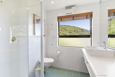 Photo of property in 11 Baxter Way, Karori, Wellington, 6012