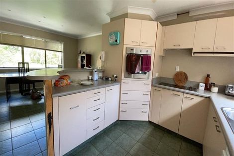 Photo of property in 10 Lowtherhurst Road, Massey, Auckland, 0614