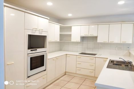 Photo of property in 10 Forsythe Place, Massey, Auckland, 0614
