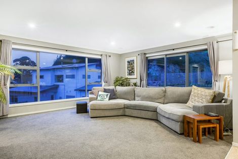 Photo of property in 3 Shoal Place, Whitby, Porirua, 5024