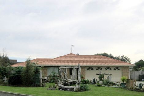 Photo of property in 1 Leigh Place, Paraparaumu Beach, Paraparaumu, 5032