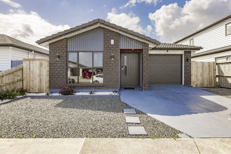 Photo of property in 18 Survila Street, Takanini, 2110