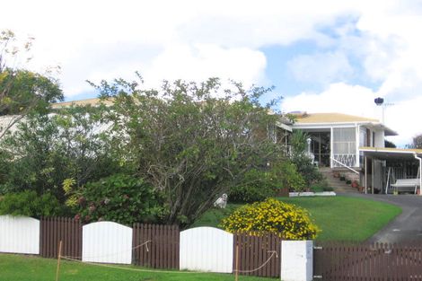 Photo of property in 3 Lavelle Road, Henderson, Auckland, 0612
