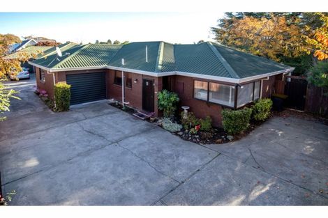 Photo of property in 2/9a Kingham Place, Avonhead, Christchurch, 8042