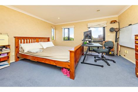 Photo of property in 13 Conacher Close, East Tamaki Heights, Auckland, 2016