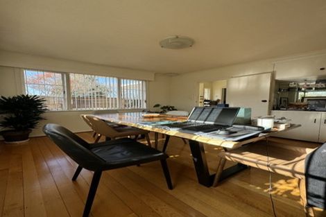 Photo of property in 172 Forrest Hill Road, Forrest Hill, Auckland, 0620