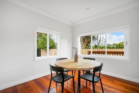 Photo of property in 36a Hereford Street, Te Atatu Peninsula, Auckland, 0610