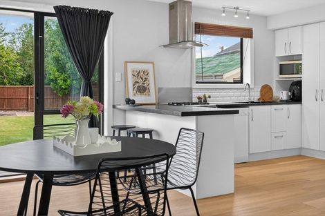 Photo of property in 6 Blossomdale Place, Bishopdale, Christchurch, 8053