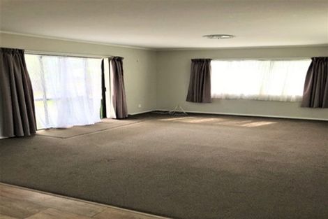 Photo of property in 4 Dungarvon Place, Clendon Park, Auckland, 2103