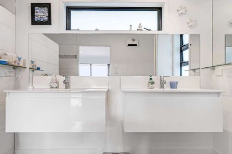 Photo of property in 7 Waka Way, Bellevue, Tauranga, 3110