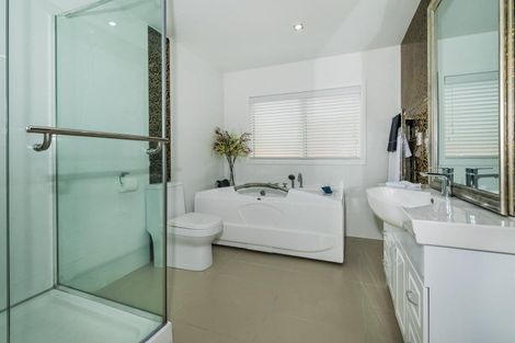 Photo of property in 32 Becroft Drive, Forrest Hill, Auckland, 0620