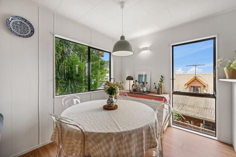 Photo of property in 26 Brian Crescent, Stanmore Bay, Whangaparaoa, 0932