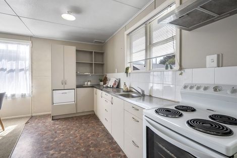 Photo of property in 55 Lismore Street, Merrilands, New Plymouth, 4312