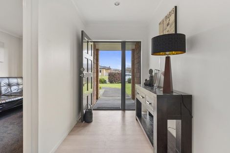 Photo of property in 30 Montague Grove, Stratford, 4332