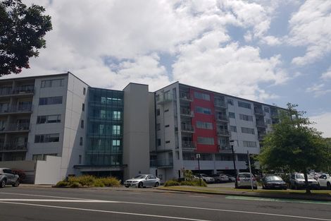 Photo of property in Shoal Haven Apartments, 202c/130 Anzac Street, Takapuna, Auckland, 0622