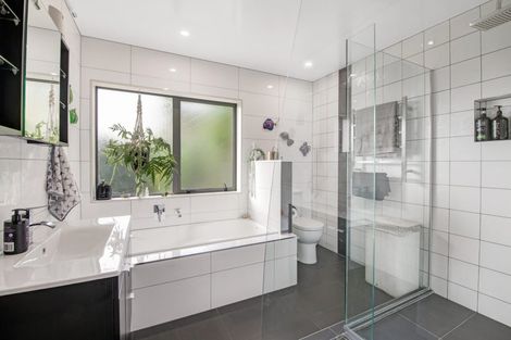 Photo of property in 42 Urumaraki Avenue, Helensville, 0800