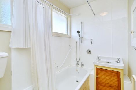 Photo of property in 2/37 Prestons Road, Redwood, Christchurch, 8051
