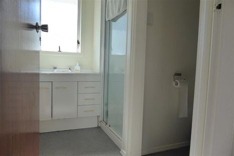 Photo of property in 2/98 Pharazyn Street, Melling, Lower Hutt, 5010